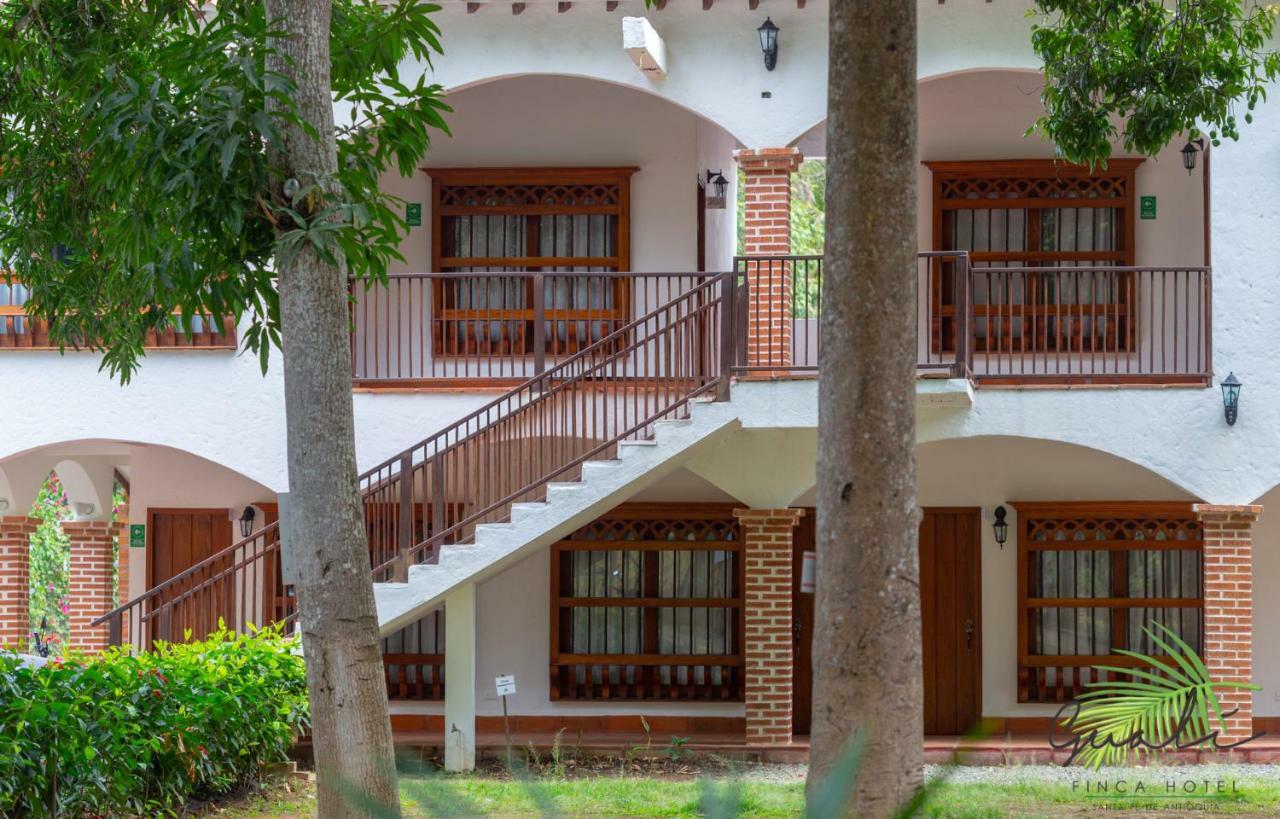Finca Hotel Guali Santafe Санта Фе де Антиокия Екстериор снимка